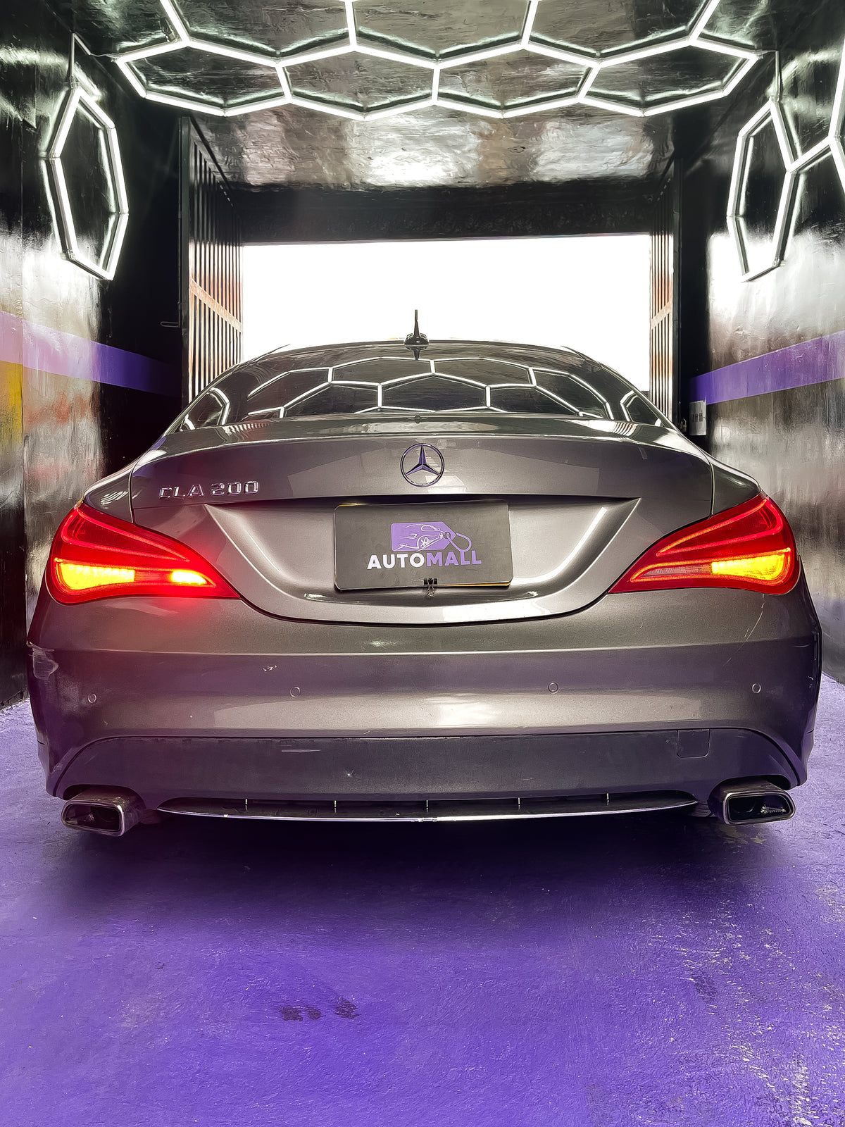 Mercedes Benz CLA200