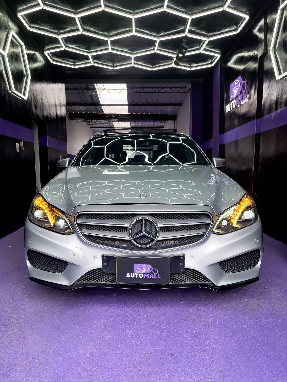 Mercedes-Benz E250￼