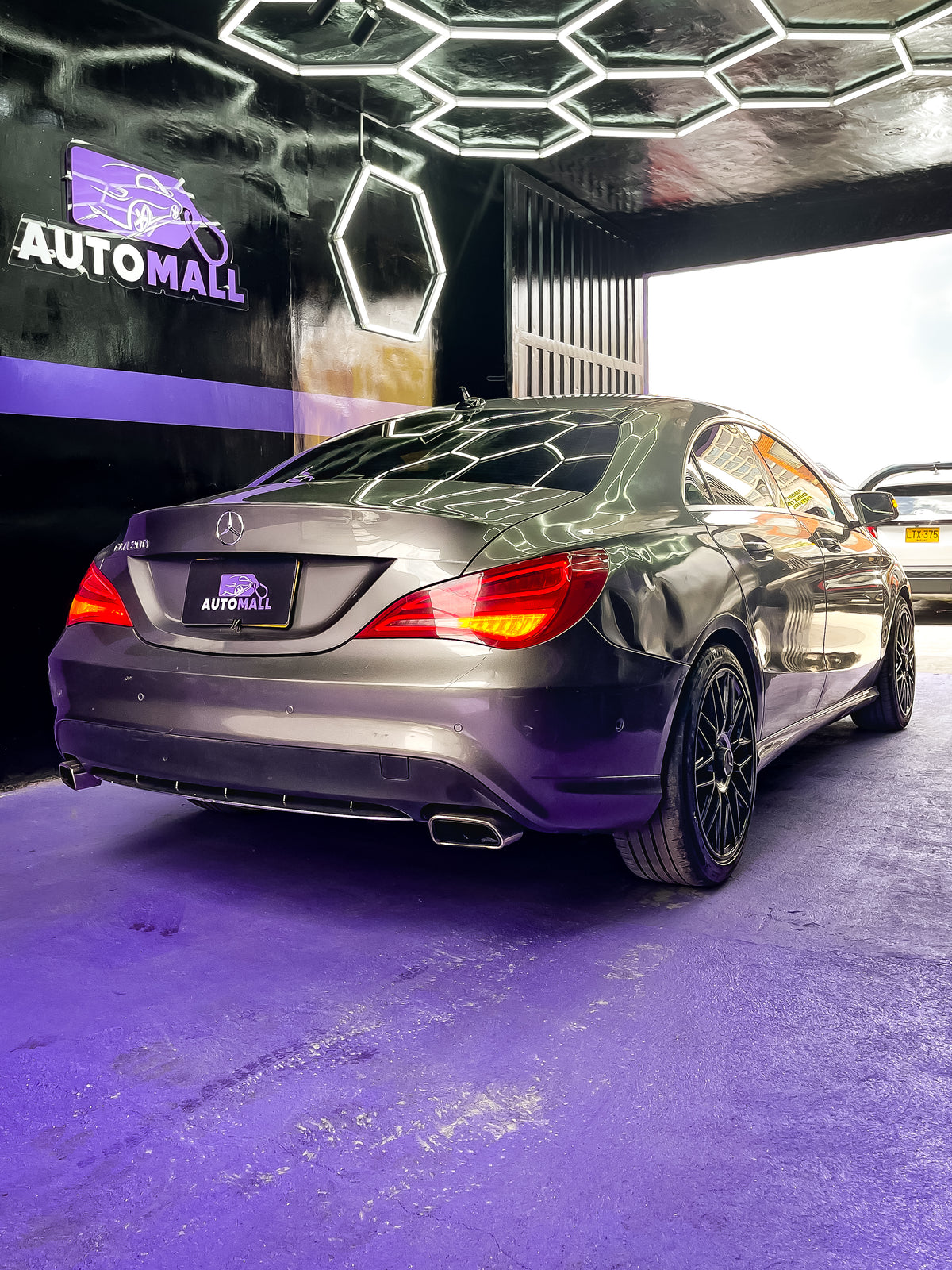 Mercedes Benz CLA200