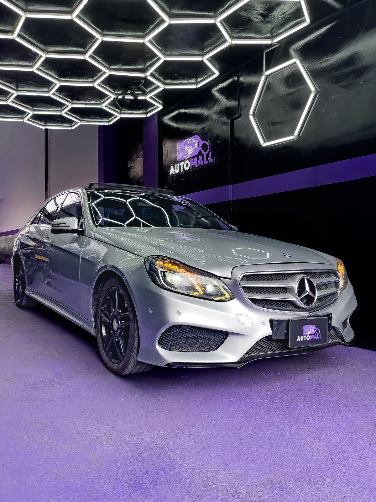 Mercedes-Benz E250￼