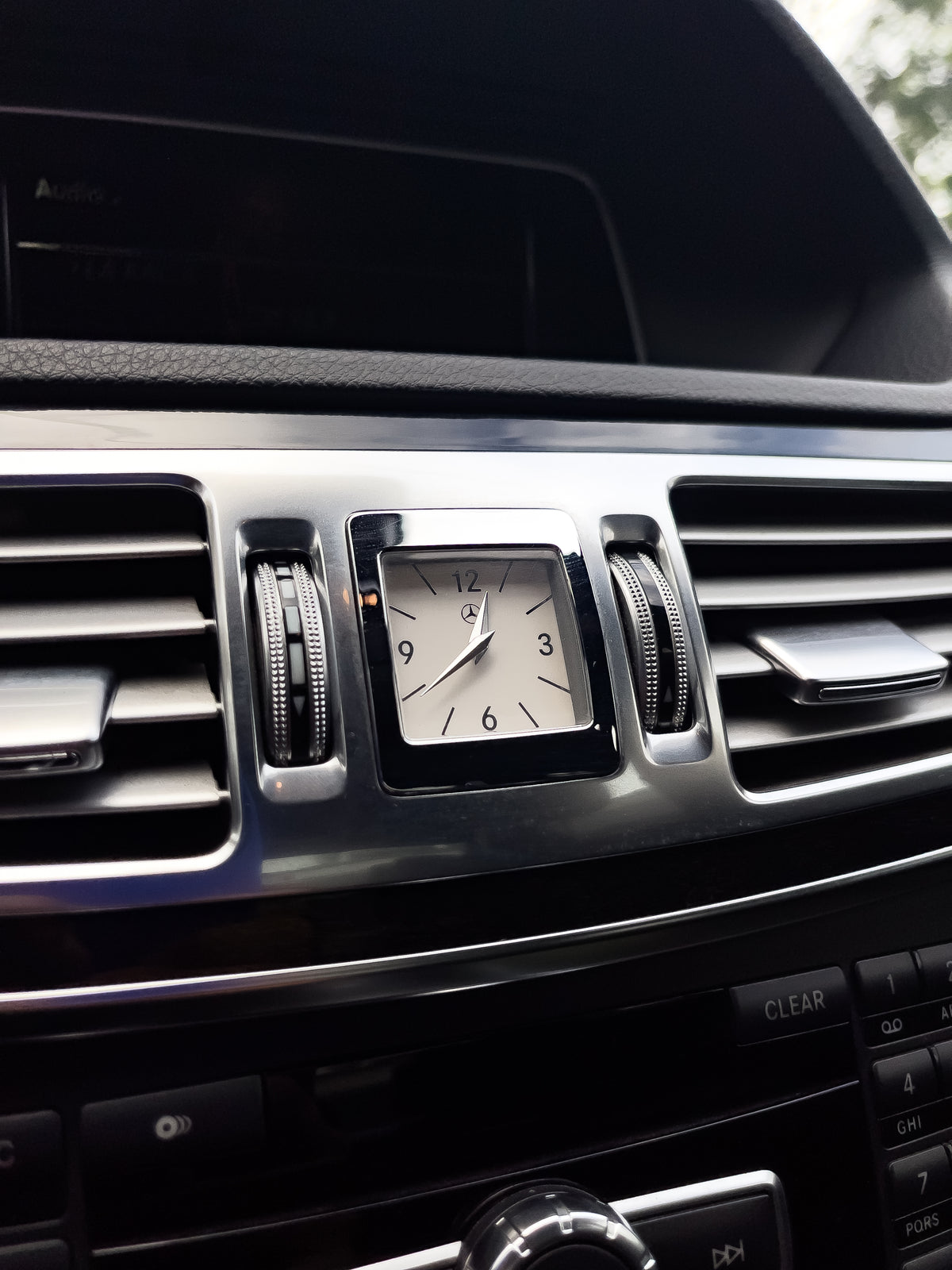 Mercedes-Benz E250￼